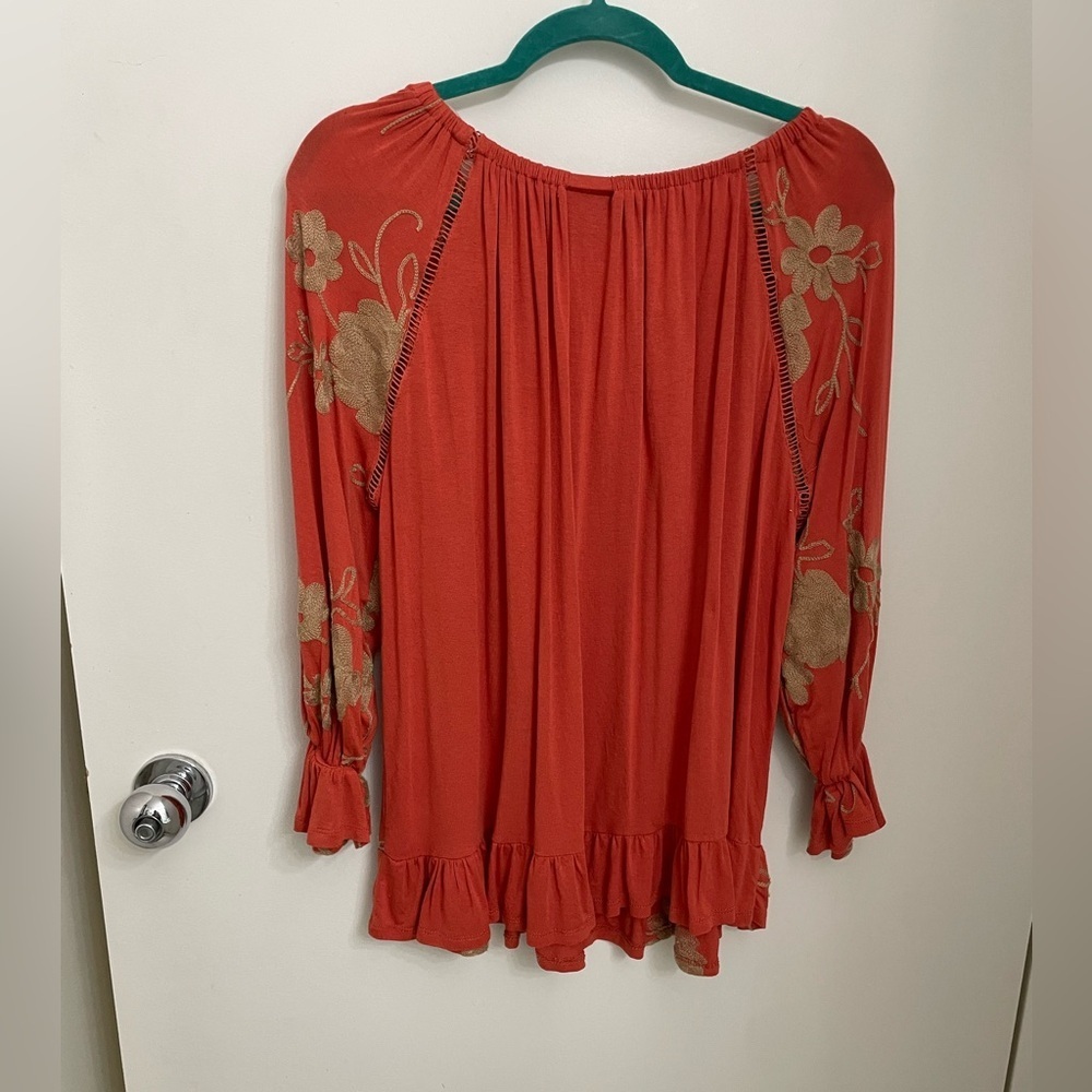 Embroidered pullover shirt - Picture 5 of 5